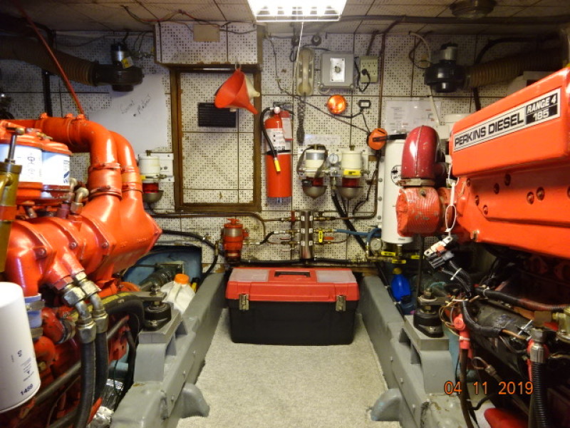 1985 Jefferson motor yacht