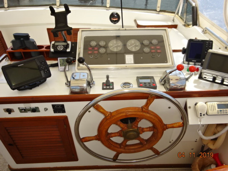 1985 Jefferson motor yacht