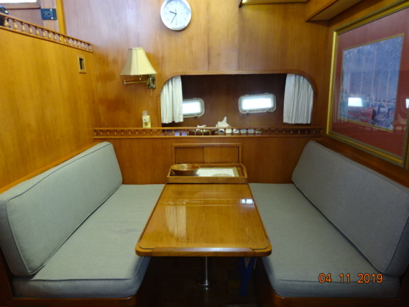 1985 Jefferson motor yacht
