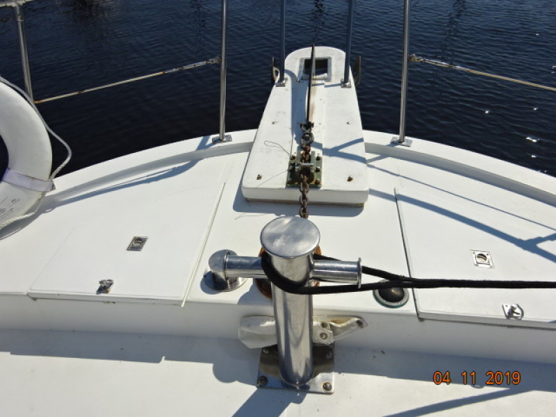 1985 Jefferson motor yacht