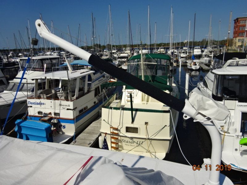 1985 Jefferson motor yacht