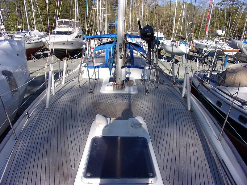 1984 Wauquiez Amphitrite Ketch