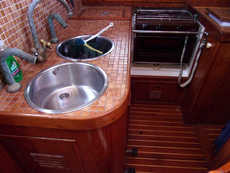 1984 Wauquiez Amphitrite Ketch