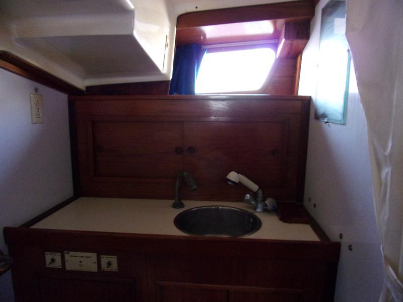 1984 Wauquiez Amphitrite Ketch