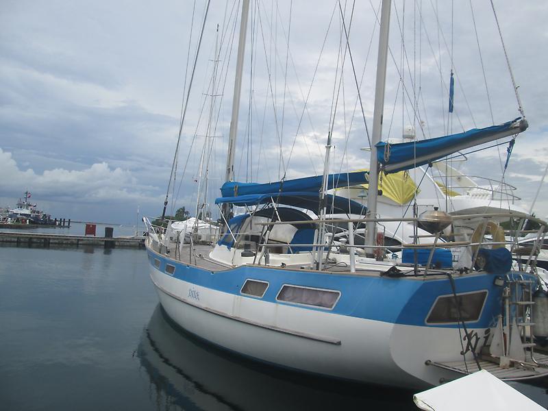 1984 Wauquiez Amphitrite Ketch