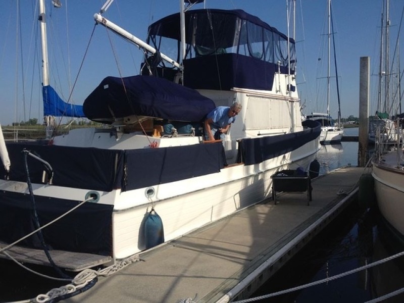 42' Grand Banks starboard aft profile