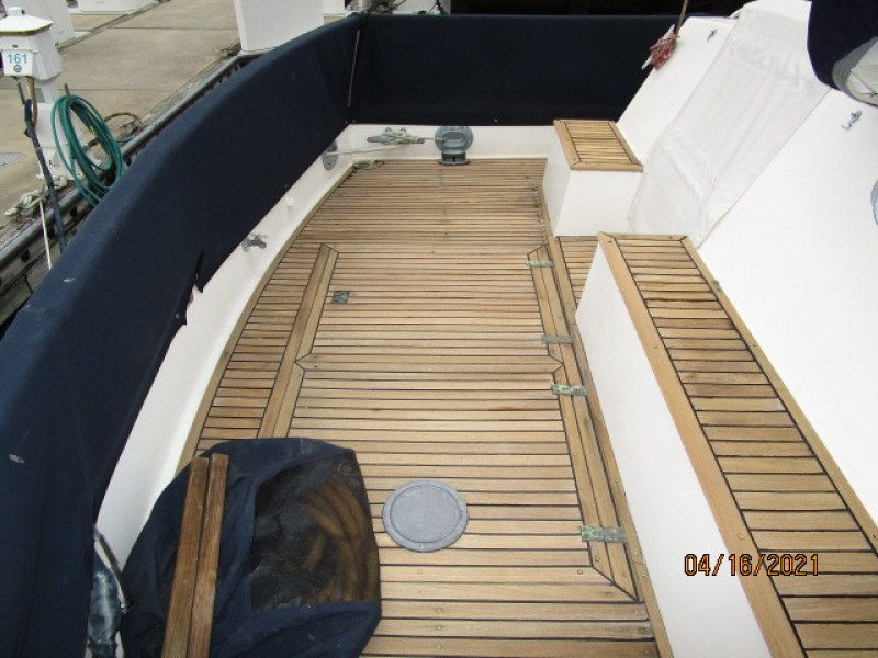 42' Grand Banks aftdeck port