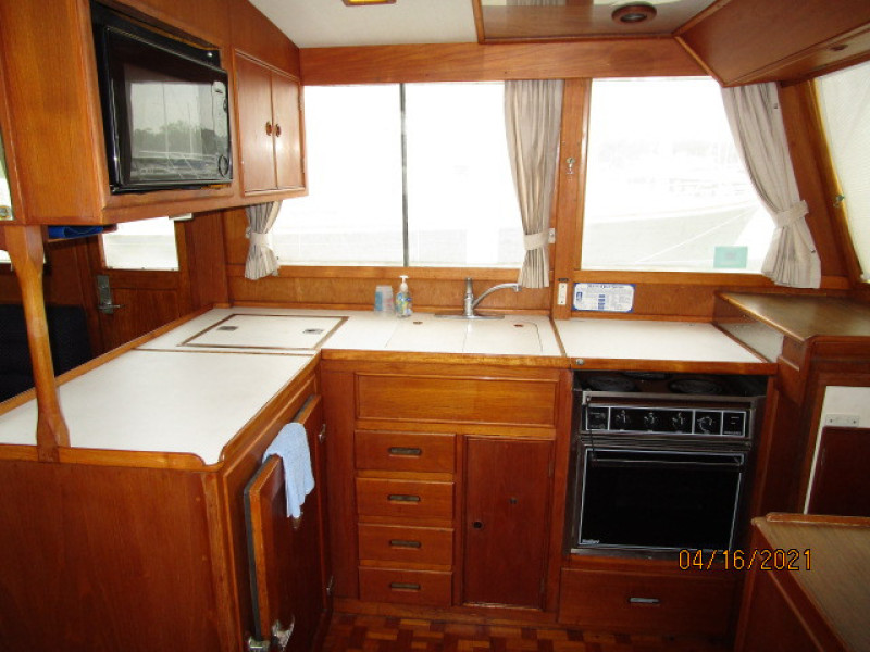 42' Grand Banks galley2