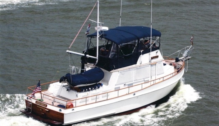 42' Grand Banks underway1