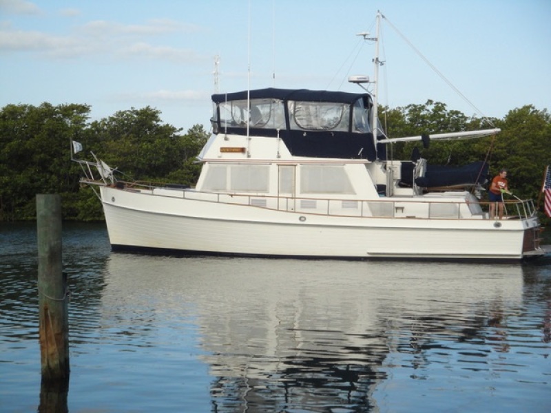 42' Grand Banks port profile