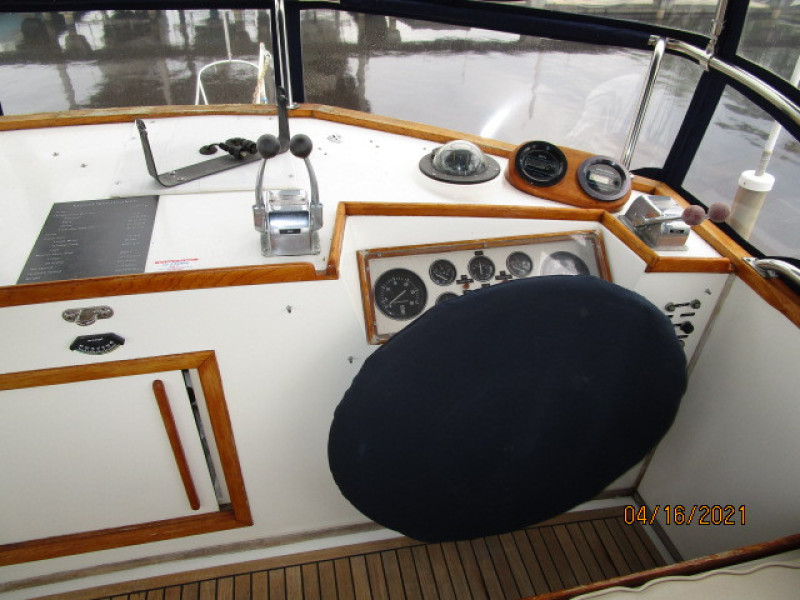 42' Grand Banks flybridge helm