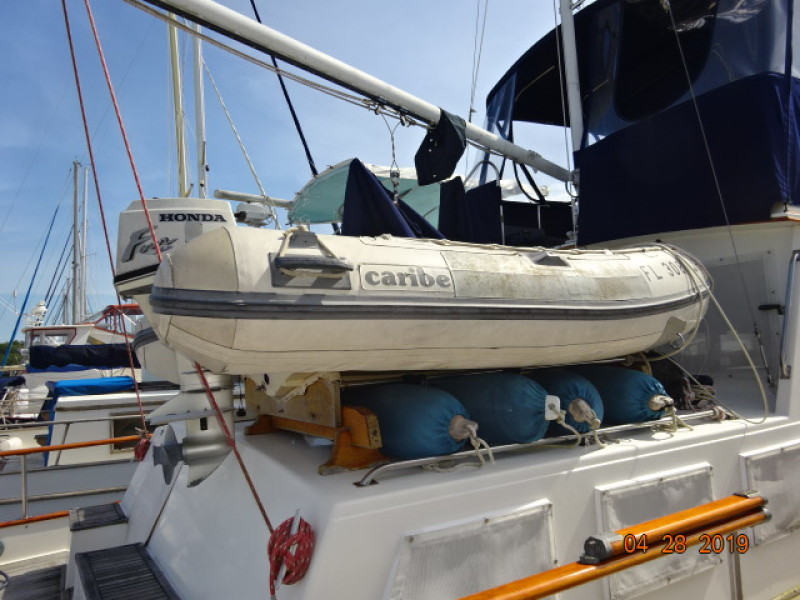 42' Grand Banks tender2