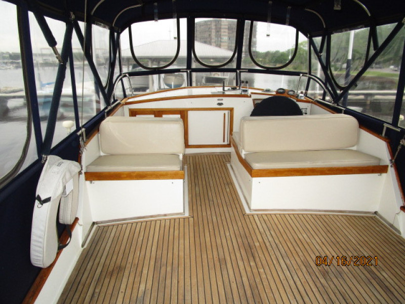 42' Grand Banks flybridge forward