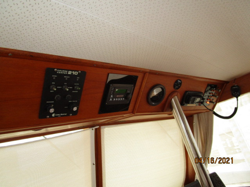42' Grand Banks lower helm overhead electronics