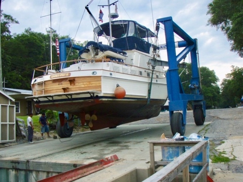 42' Grand Banks hauled out1