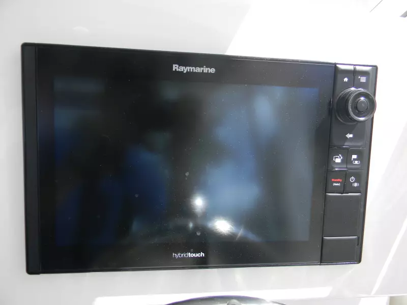 2016 Century 2600 - Chartplotter