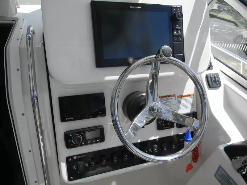 2016 Century 2600 - Helm Electronics