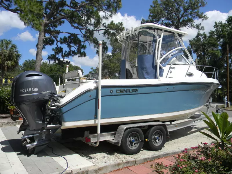 2016 Century 2600 - Profile