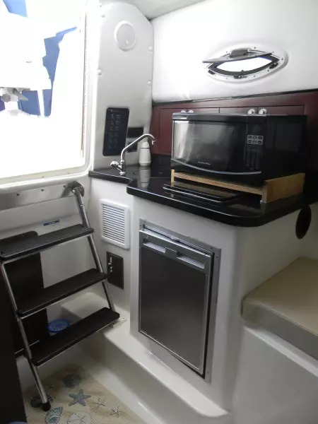 2016 Century 2600 - Galley