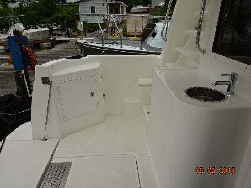 2008 Fathom Yachts Flybridge Expedition