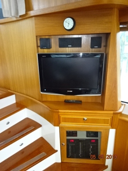 2008 Fathom Yachts Flybridge Expedition