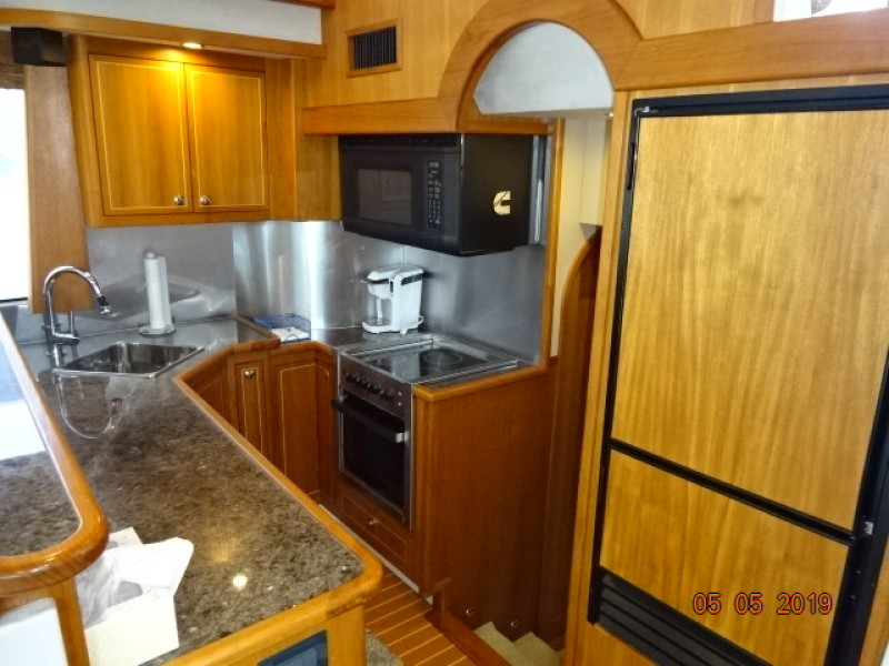 2008 Fathom Yachts Flybridge Expedition