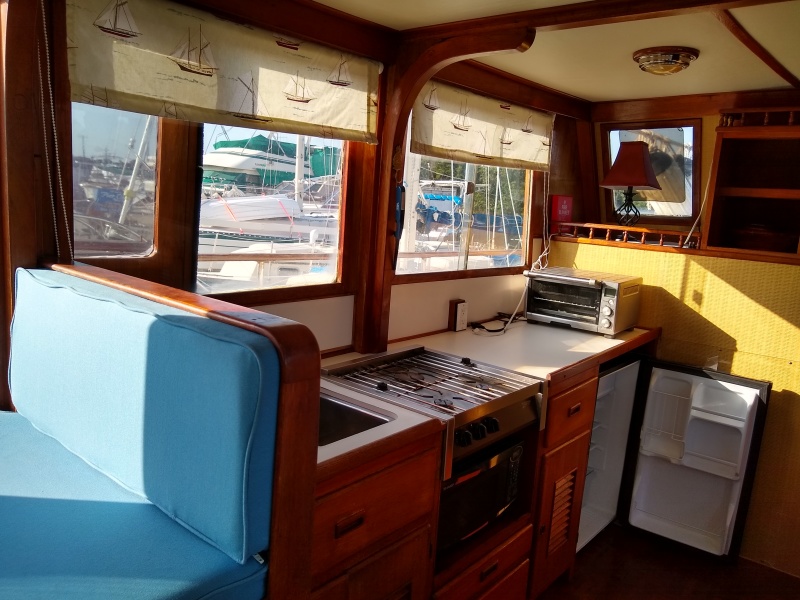 1979 Marine Trader Double Cabin