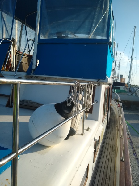 1979 Marine Trader Double Cabin