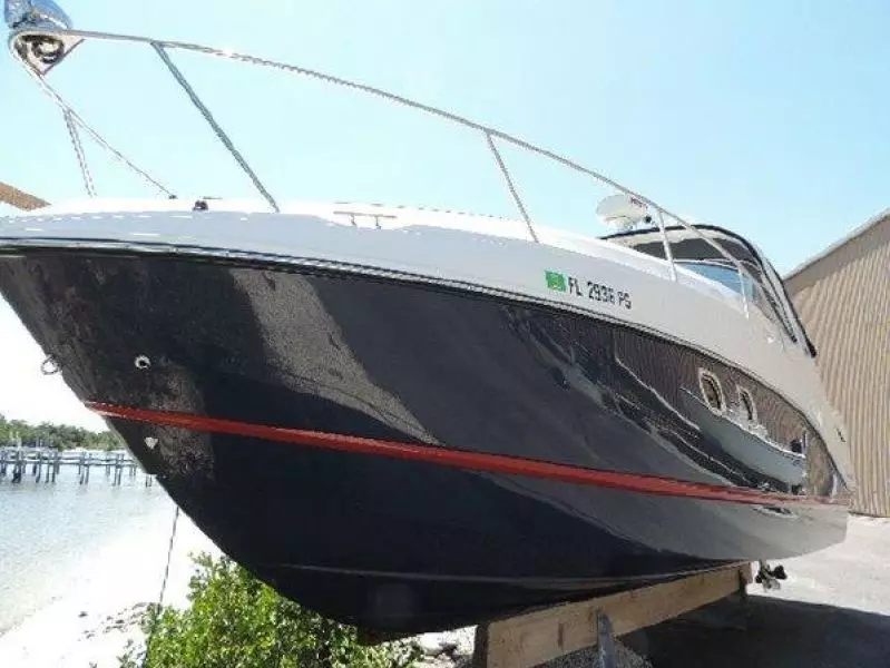 2014 Rinker 310 Express - NO BOTTOM PAINT