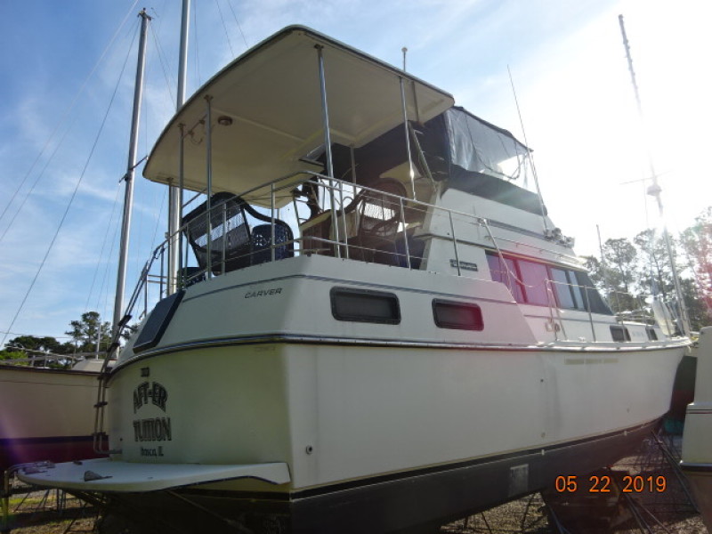 1987 Carver 3607