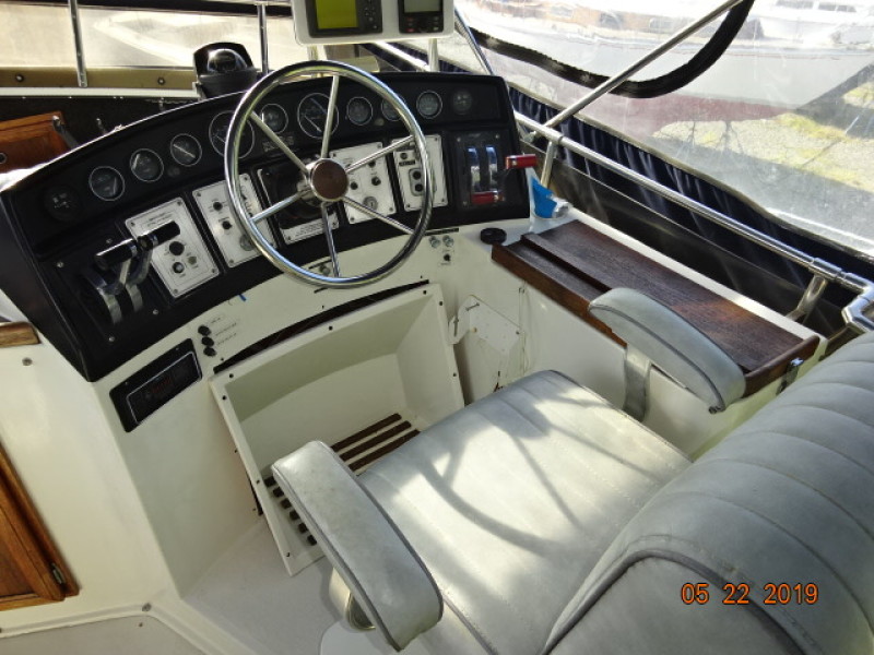 1987 Carver 3607