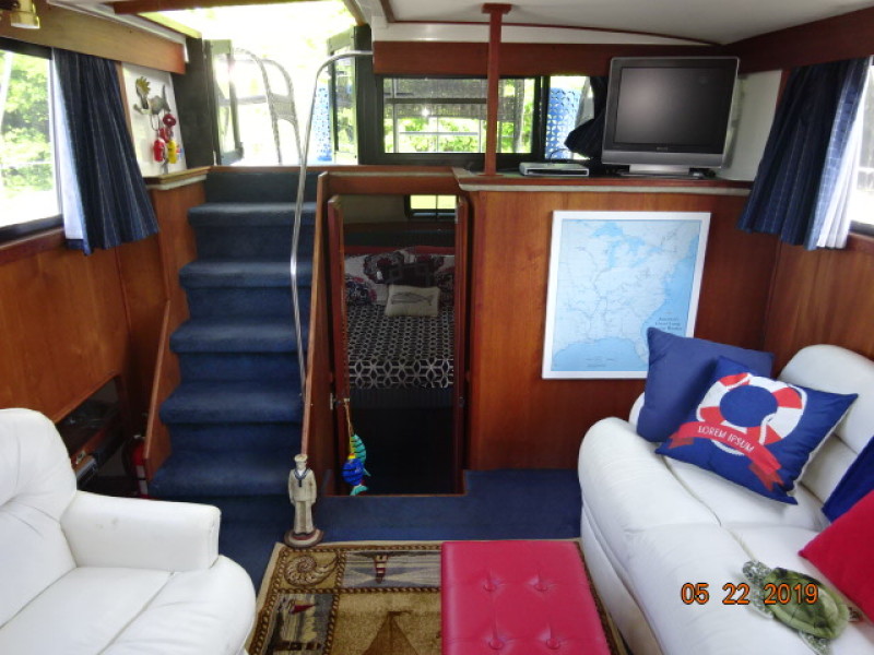1987 Carver 3607