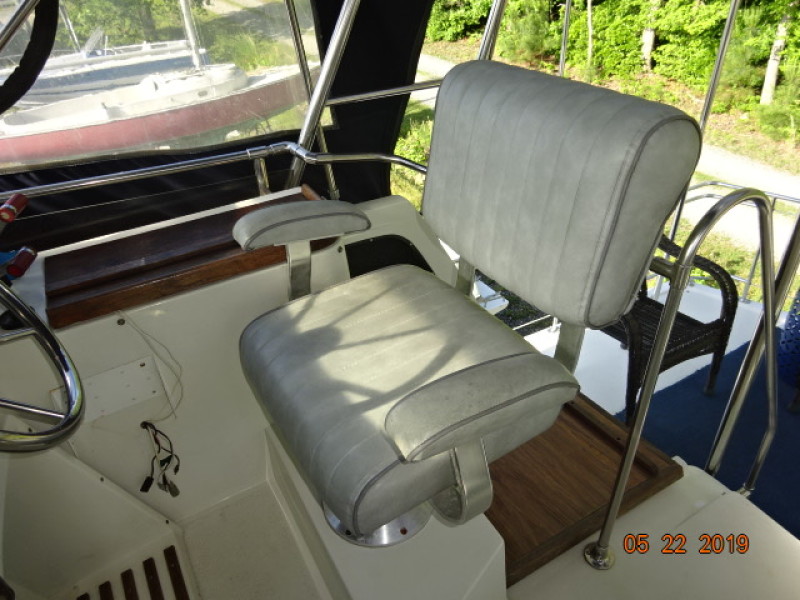 1987 Carver 3607