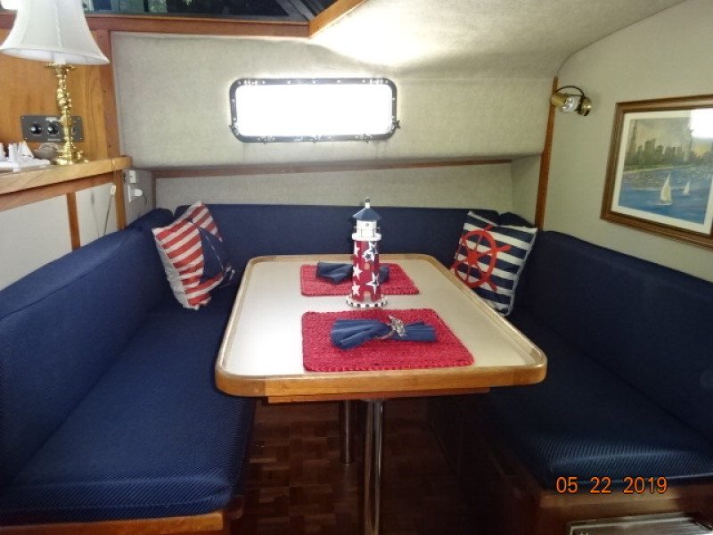 1987 Carver 3607