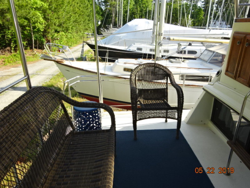 1987 Carver 3607