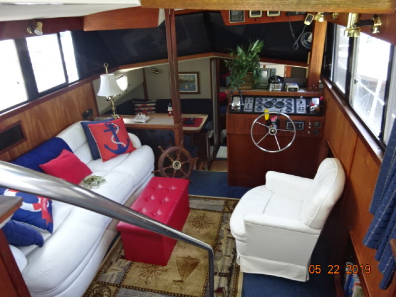 1987 Carver 3607