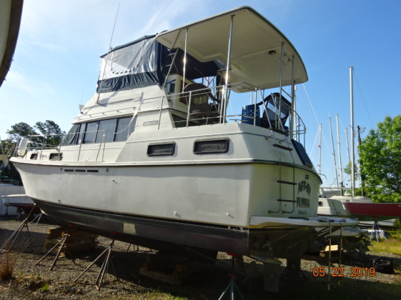 1987 Carver 3607