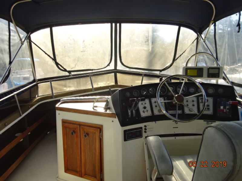 1987 Carver 3607