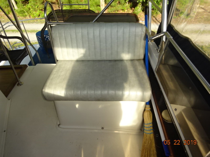 1987 Carver 3607