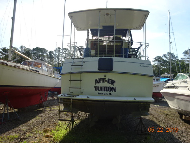 1987 Carver 3607
