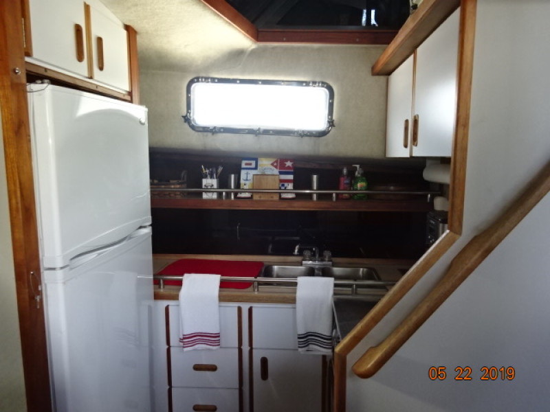 1987 Carver 3607