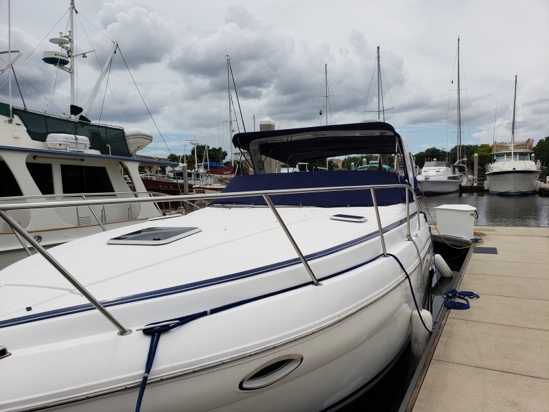2006 Rinker 320 express Cruiser