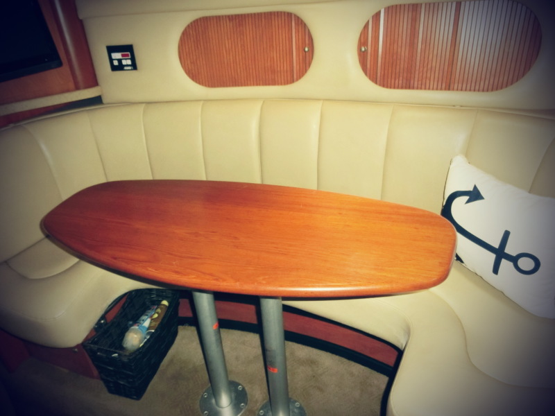 2006 Rinker 320 express Cruiser