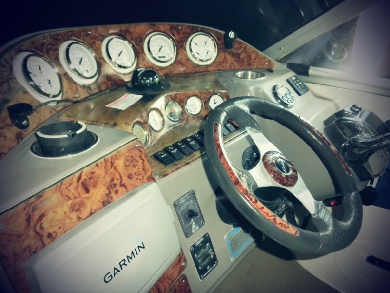 2006 Rinker 320 express Cruiser