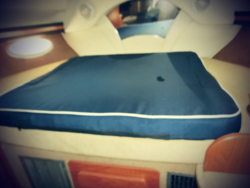 2006 Rinker 320 express Cruiser