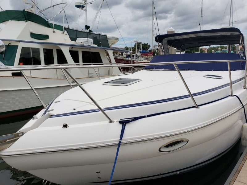 2006 Rinker 320 express Cruiser