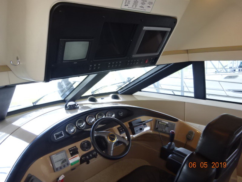 2000 Carver 530 Voyager pilothouse