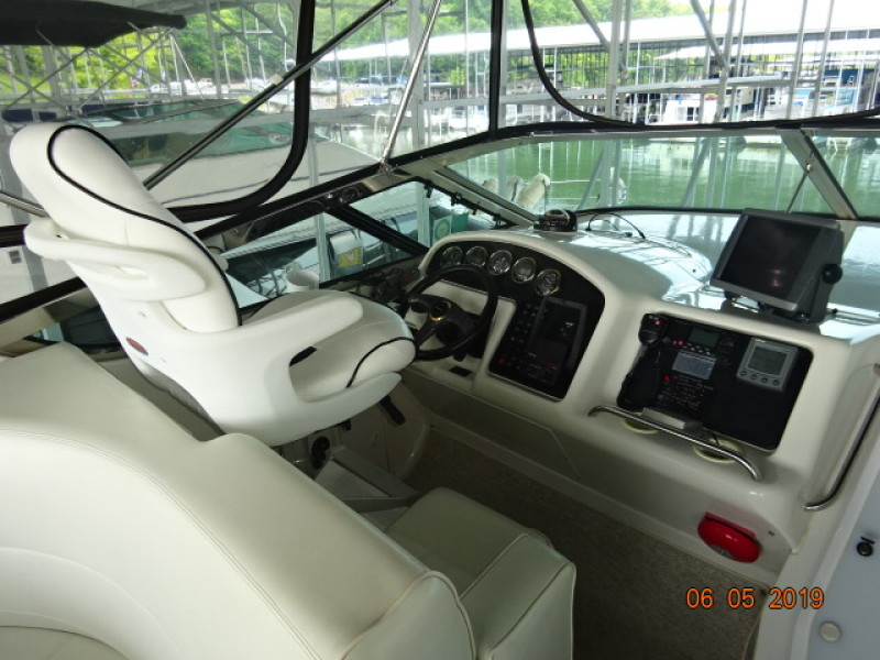 2000 Carver 530 Voyager pilothouse
