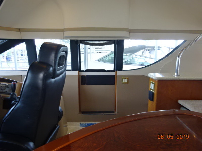 2000 Carver 530 Voyager pilothouse