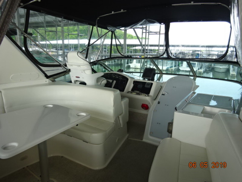 2000 Carver 530 Voyager pilothouse